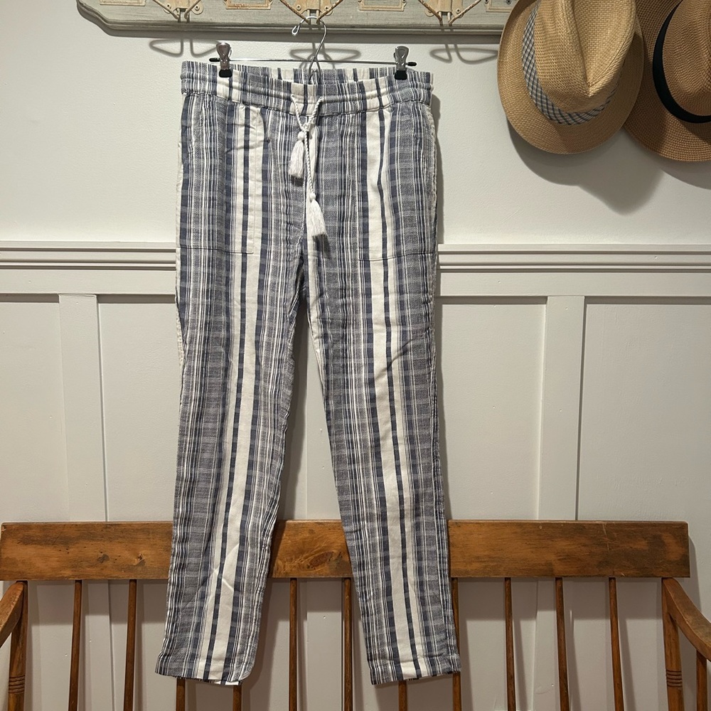 Gently worn Tommy Bahama pants